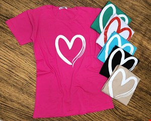 تیشرت زنانه نخ پنبه طرح قلب بزرگ وسط کد 120403030